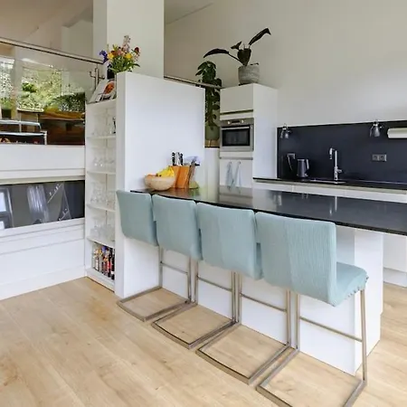 Family In With Garden, Near & Amsterdam