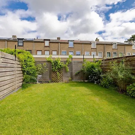 Family In With Garden, Near & Amsterdam بيت للعطل *