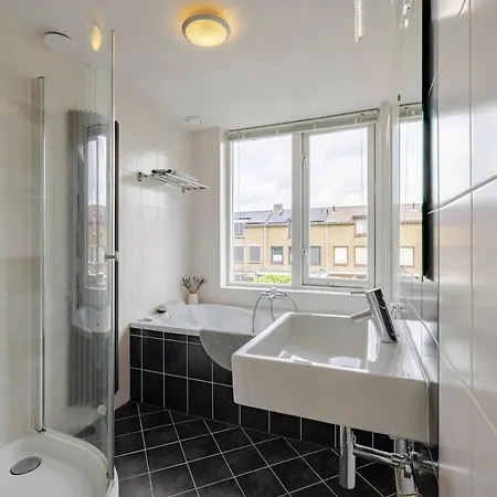 Family In With Garden, Near & Amsterdam بيت للعطل هارلم