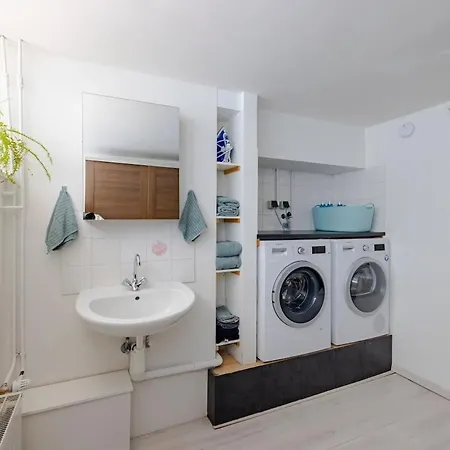 بيت للعطل Family In With Garden, Near & Amsterdam *